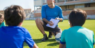 ENTRENADOR DE FUTBOL EXPERTO FUTBOL TOCAYVETE