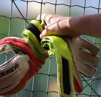 GUANTES DE FÚTBOL